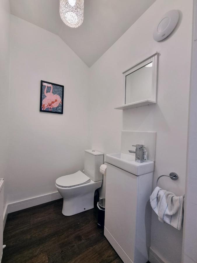 No.1 Bloom Apartments, Бат Экстерьер фото