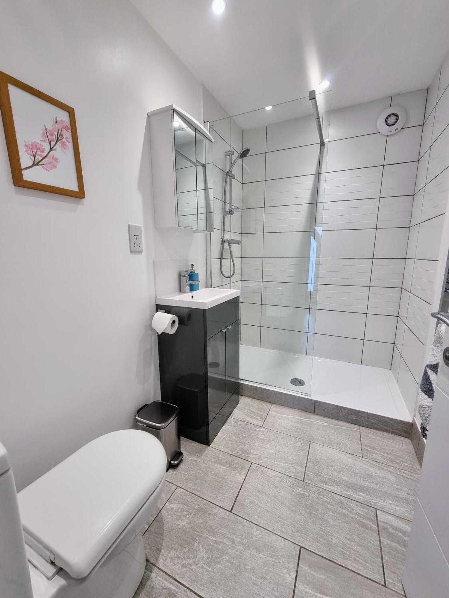 No.1 Bloom Apartments, Бат Экстерьер фото